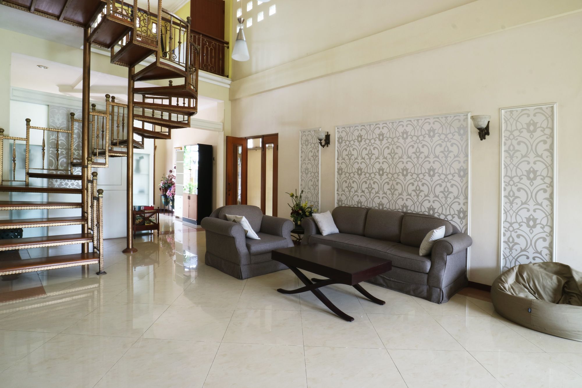 Maharani Guesthouse Tebet Syariah จาการ์ตา ภายนอก รูปภาพ